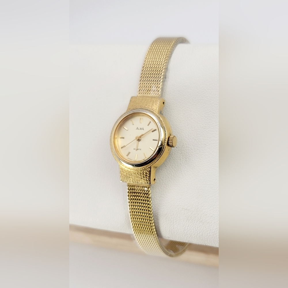 Vintage Seiko ALBA V233-0490 Japan Quartz Women’s Watch – Gold Tone Mesh Band - Picture 3 of 7